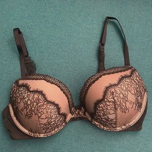 Victoria’s Secret Very Sexy Lace Push-Up Bra- Size 34D